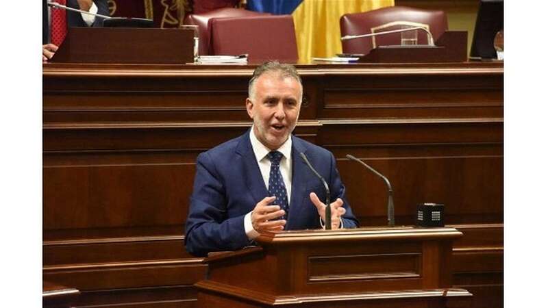 Ángel Víctor Torres durante su intervención en el Parlamento en la que fue investido Presidente de Canarias (Foto TA)